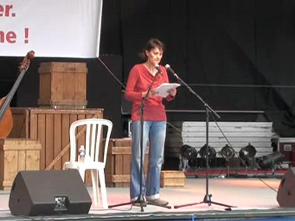 Nathalie Arthaud à la fête de Lutte ouvrière 13/06/2011