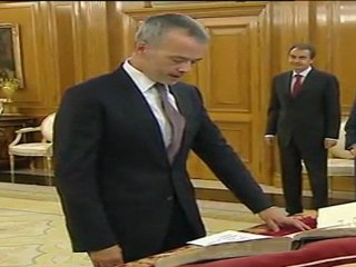 Los nuevos miembros del Gobierno prometen sus cargos