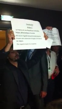 Des militants de gauche perturbent l'apéritif saucisson de la Droite populaire