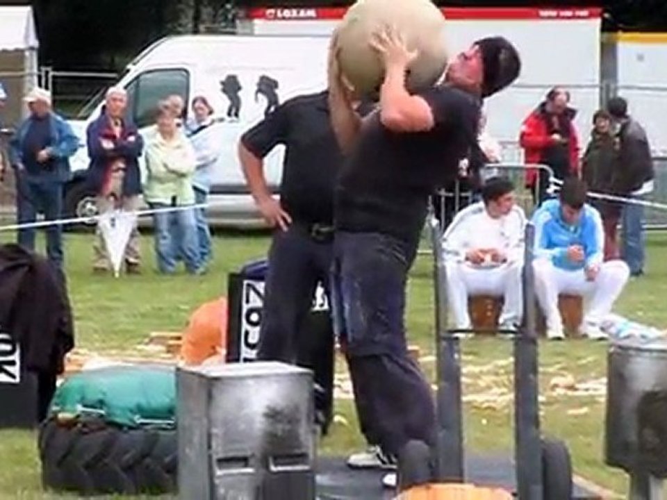 111 kilos comme une fleur pour www.highlandgames.canalblog.com