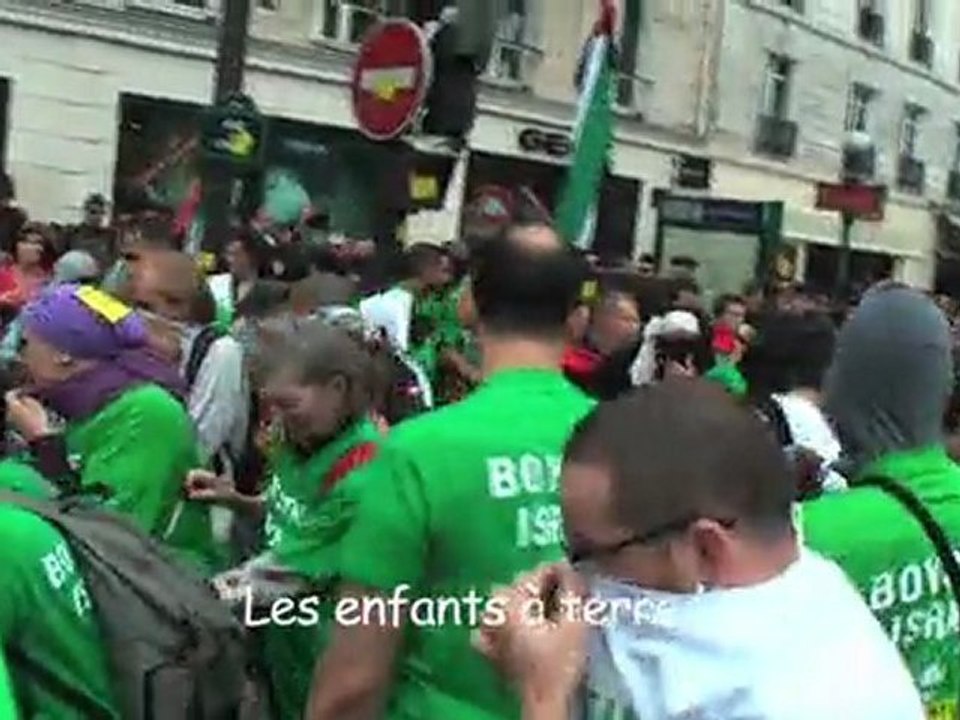 gaza gazé devant l'Hôtel de Ville à Paris