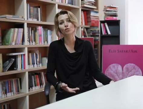 elif safak yeni kitabini anlatiyor