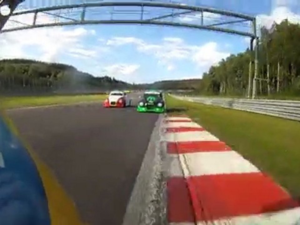 25h de la FunCup - caméra embarquée à l'arrière de la voiture M&M's n°267