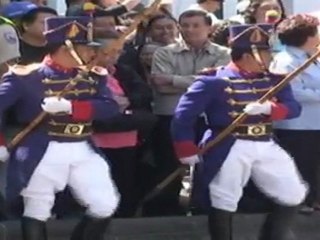 Los Granaderos de Tarqui: espectáculo militar en Quito para turistas
