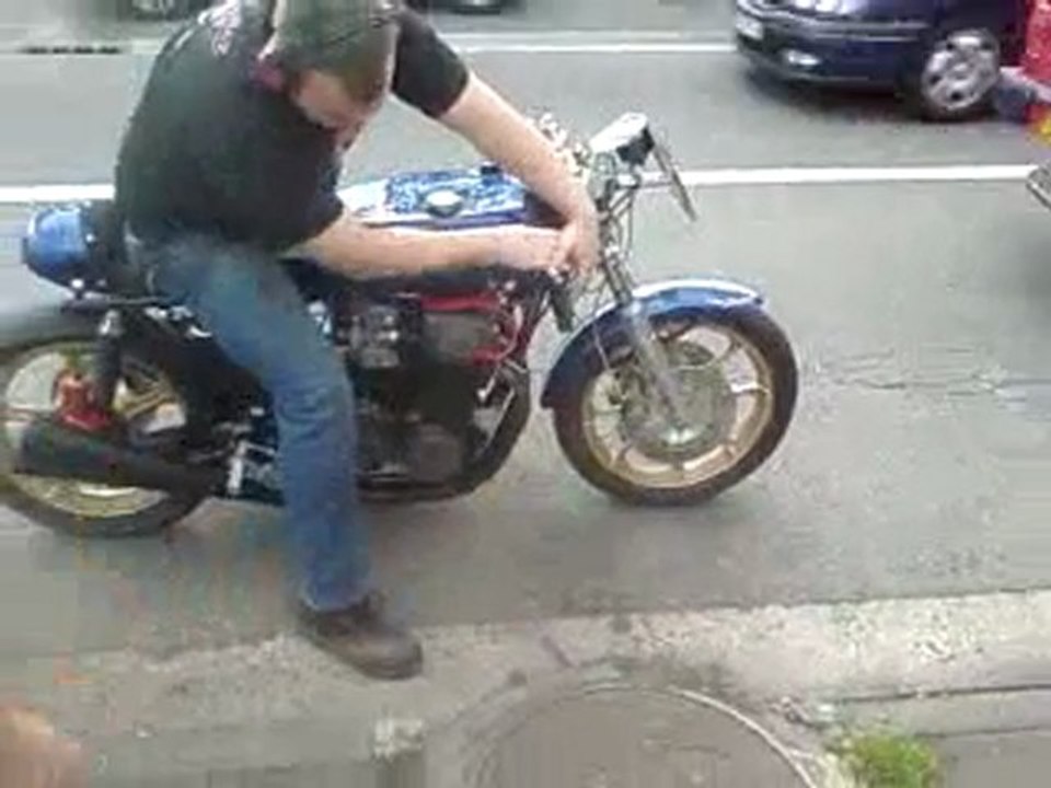 Honda CB 750 FOUR Racing (2)