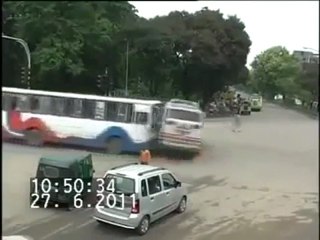 Kleines grünes Ninja-Auto