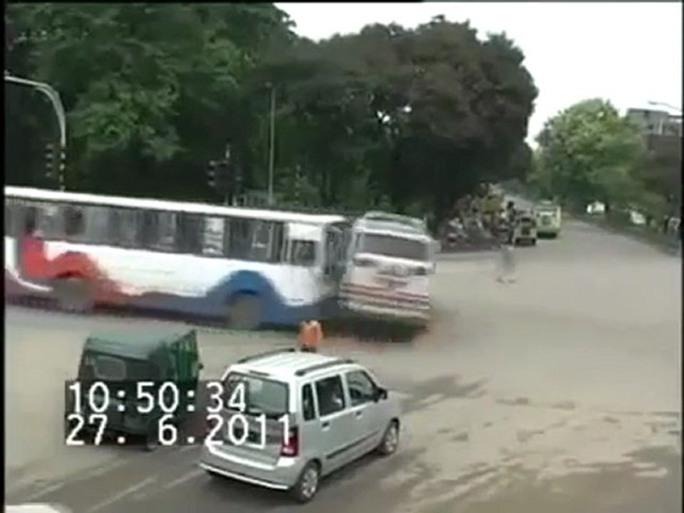 Kleines grünes Ninja-Auto