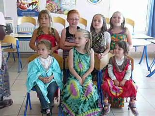 chant les filles au Drennec