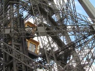 La torre Eiffel protagonista de una historia de 120 años
