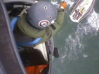 Évacuation d’un blessé sur un voilier au large de Barfleur (50)