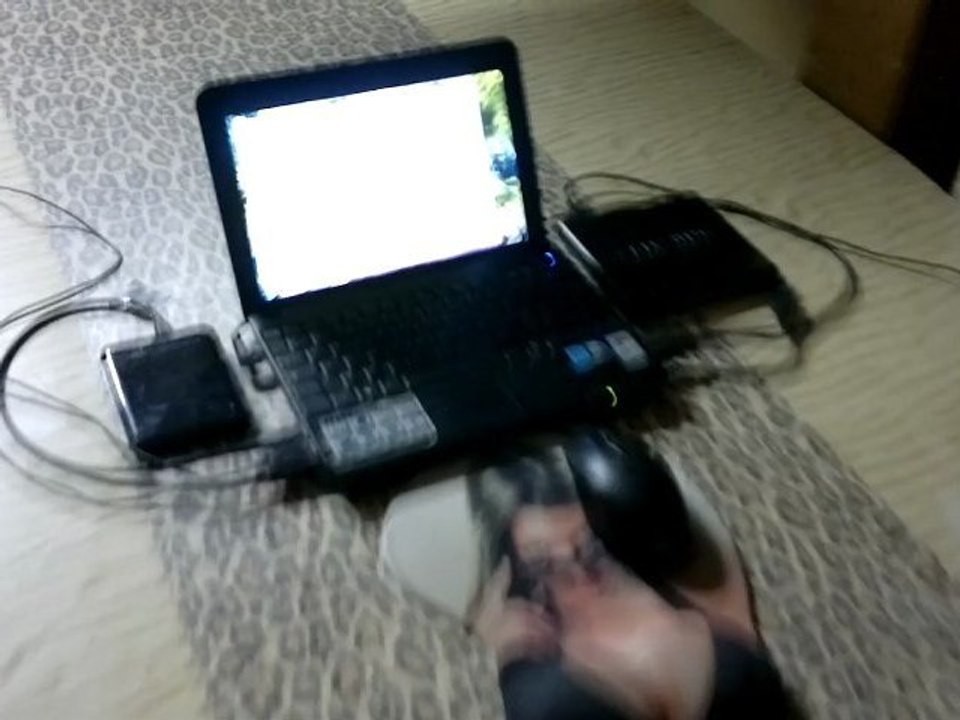 Dépannage d'un PC ultra portable "notebook" MSI U100,reinstallation du systeme avec graveur externe USB puis test sous Performance test en charmante compagnie d'une coquine tres sexy "mon superbe tapis de souris"