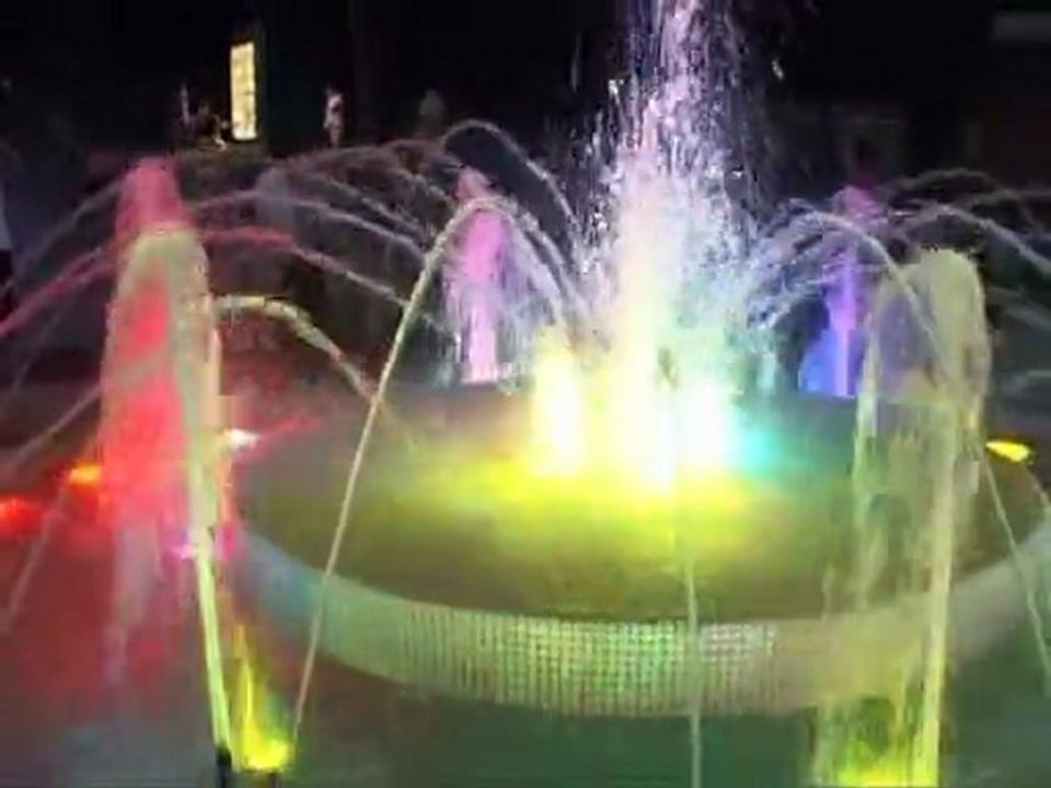 Rabka_fontanna ze słoniami