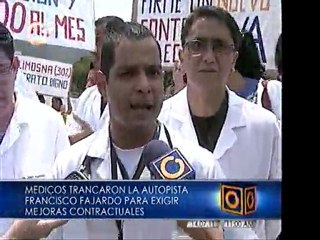 Autopista trancada por médicos