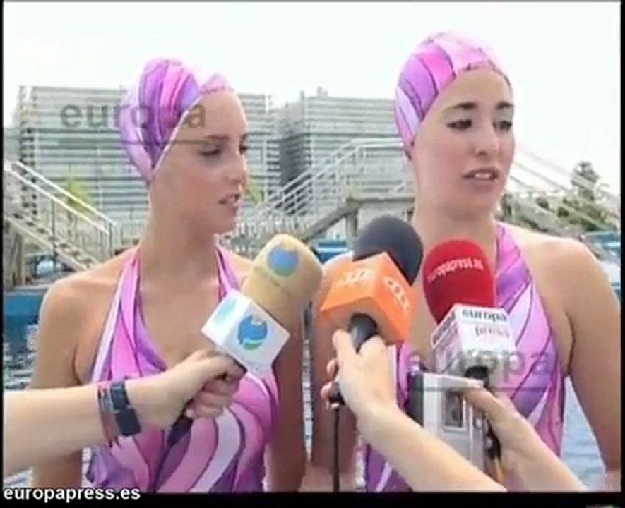 Delfines y nadadoras en Oceanográfic de Valencia