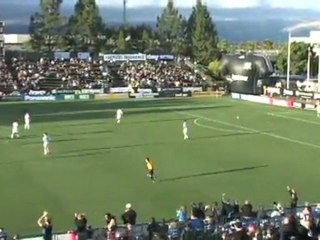 Earthquakes-goalkeeper-David-Binghams-unbelievable-goal-vs-West-Brom