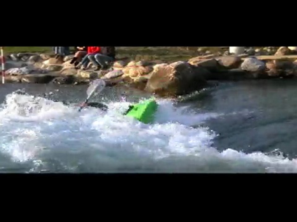 Kayak Freestyle Pau Pyrénées Maxime Mitaut