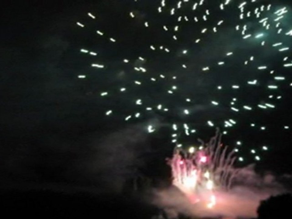 VICHY 14 Juillet 2011 "Fête nationale française" Feu d'artifice (Diaporama)
