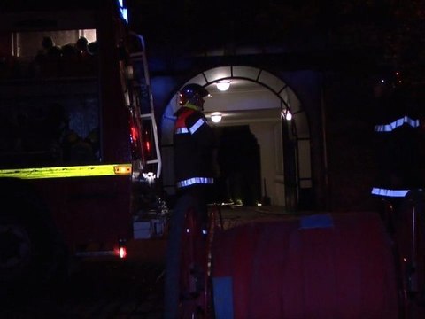 Feu d’Artifice à la Cité de Carcassonne 2011 : La Tour Carrée ravagée par les flammes ! Une exclusivité TVcarcassonne :