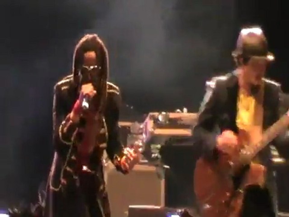 Thievery Corporation - The Richest Man In Babylon @ Athens 14/07/2011