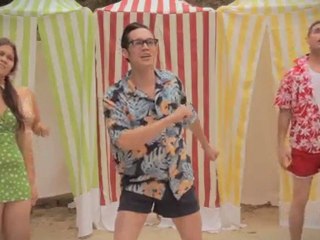 Alien Beach Crashers - трейлер