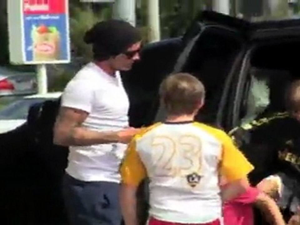 Victoria Beckham Tweets She's in Love with Baby Harper