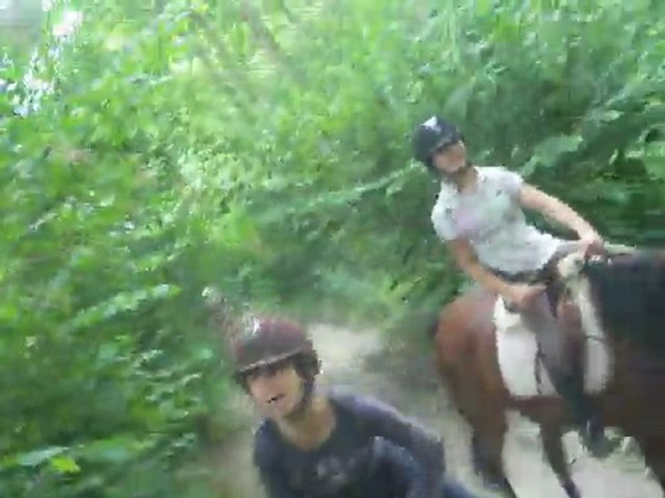 Deux folles qui chantes.