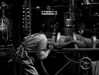 Frankenstein - Clip It's Alive