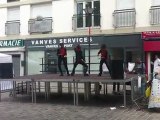 Danse soul devant le centre Maurice Noguès (quartier Porte de Vanves)