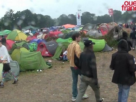 Camping sous la pluie aux Vieilles Charrues