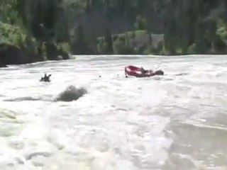 Shakira ve Pique'nin rafting sefası