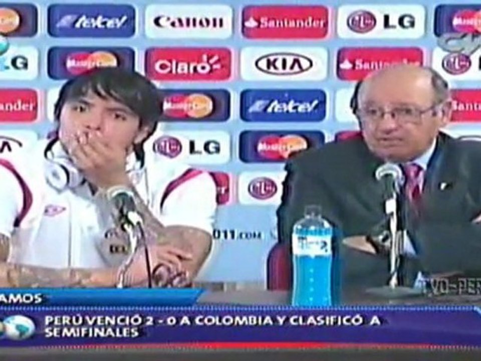 conferencia-markSergio Markarián y "El loco" Vargas en conferencia de prensa