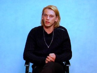 Jamie Campbell Bower: Descubre lo Nuevo en Nuestra Entrevista Exclusiva 🎤