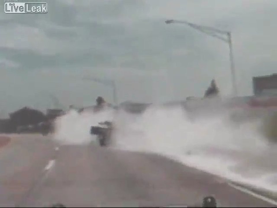 Truck verliert Ladung Fail