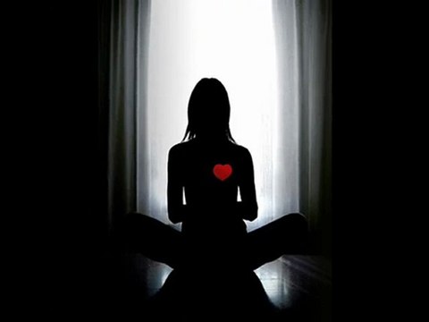 yalnızım dostlarım yalnızım (Y JANUARY)