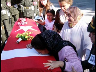 Sehitler Ölmez Vatan Bölünmez