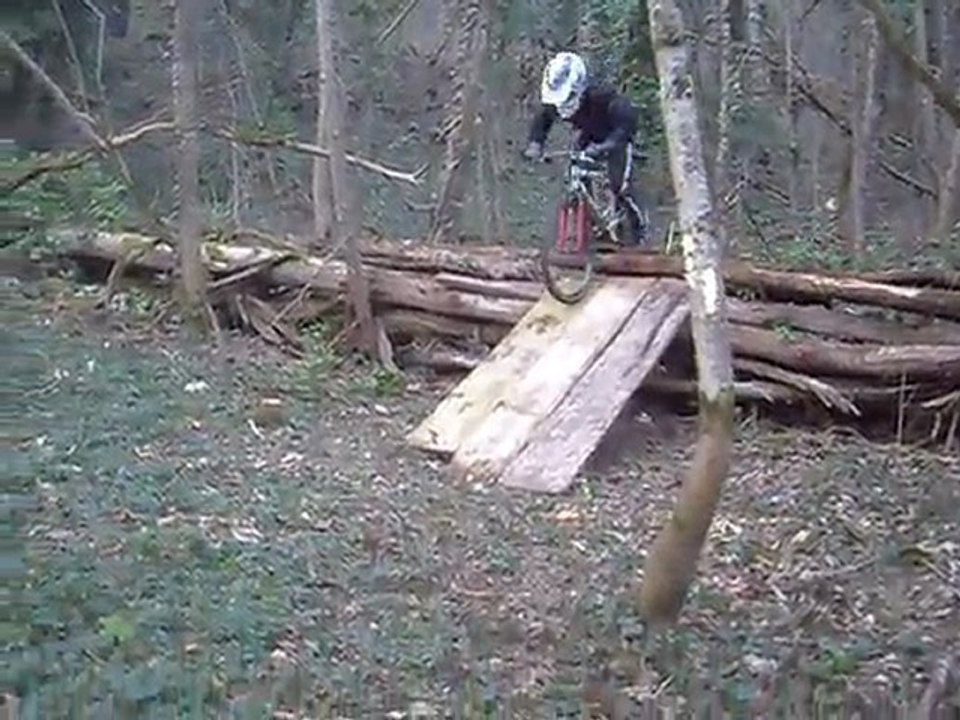 falli faire une chute en vtt (je sui pas aller vite ......) voir la suite
