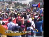 Enfrentamientos con la policia durante marcha de apoyo a presidente regional de Ancash