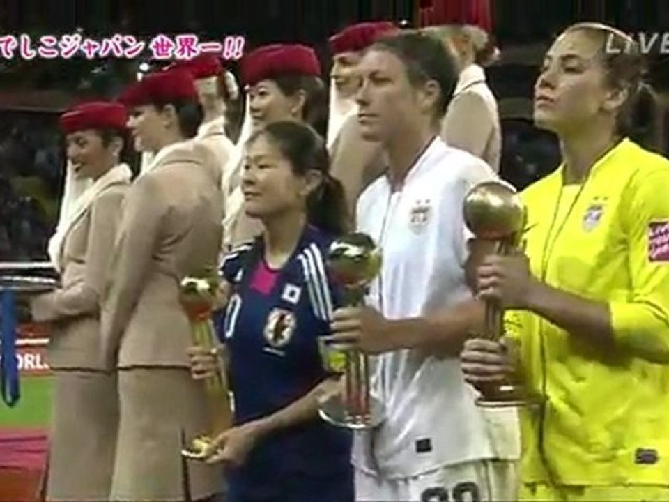 なでしこジャパン 世界一の表彰式！澤が得点王＆MVP
