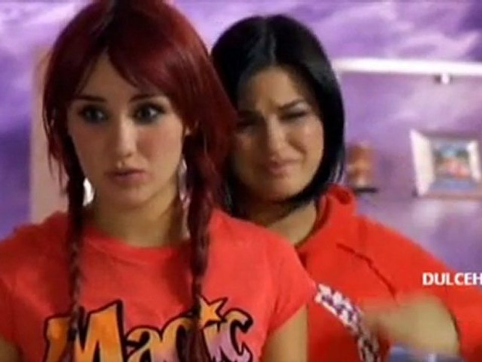 Dulce Maria en RBD La Familia - 08 [1/3] Bajo El Mismo Techo [Juntos y Revueltos]