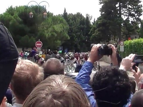 Le tour de France 2011 a traversé le département de l'Aude ce dimanche 17 juillet. De nombreux curieux ont admiré le spectacle au pied de la Cité de Carcassonne !