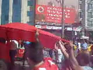 TAKSİM'DE ŞEHİTLER İÇİN YÜRÜDÜK