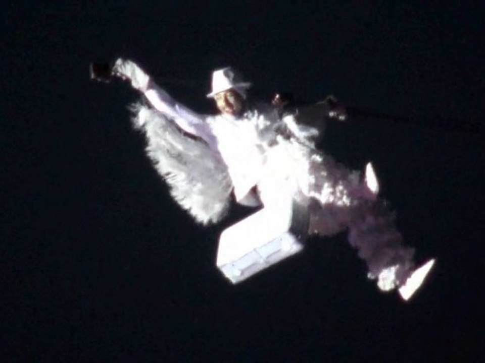 Place des anges Mulhouse, un été en fil rouge , scénes de rue