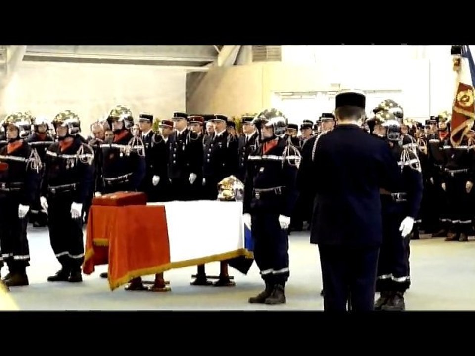 hommage au pompier Sylvain Desmarest