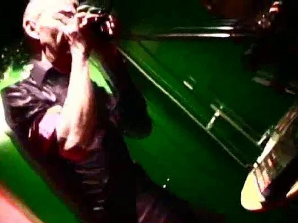 chatal demi morte mika pusse @ in the garden