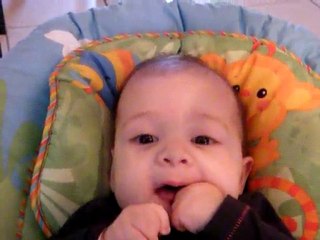 Léonie est une pipelette!