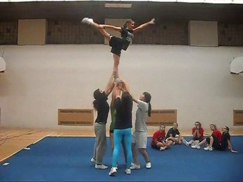 Cheerleading stunt à maude 2010
