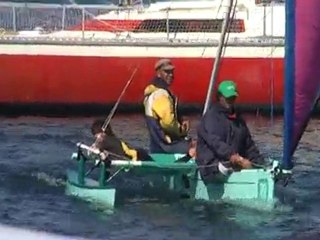 MOV009 petit prao avec gréement en pince de crabe