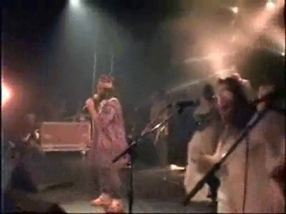 BETA SIMON: Live + Interview (Elysée Montmartre 2006) 2ème partie