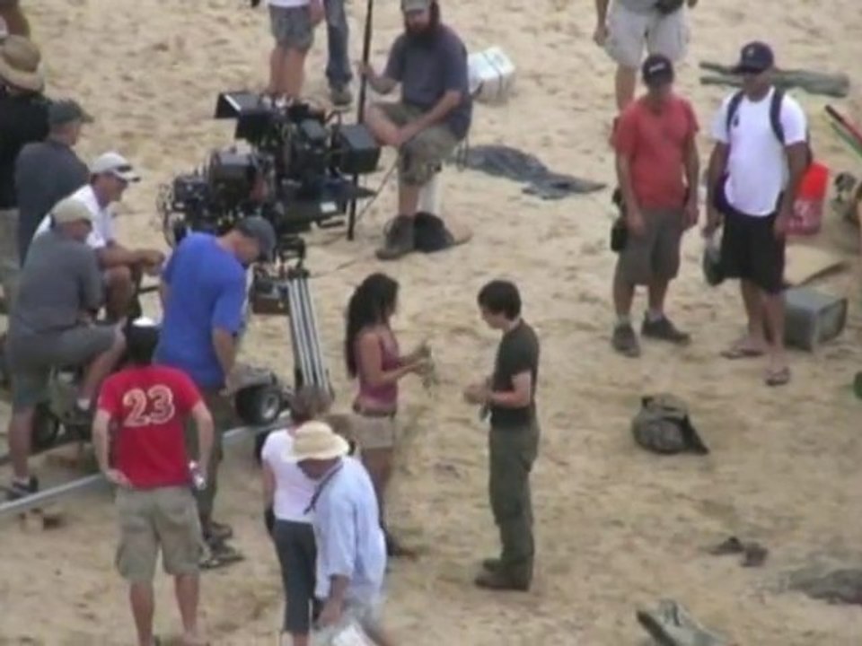 Exklusiv: hudgens am set auf hawaii