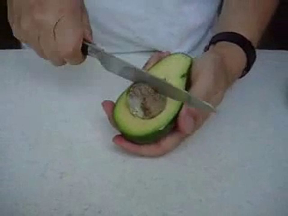 Comment couper un avocat - jaimebladi.com